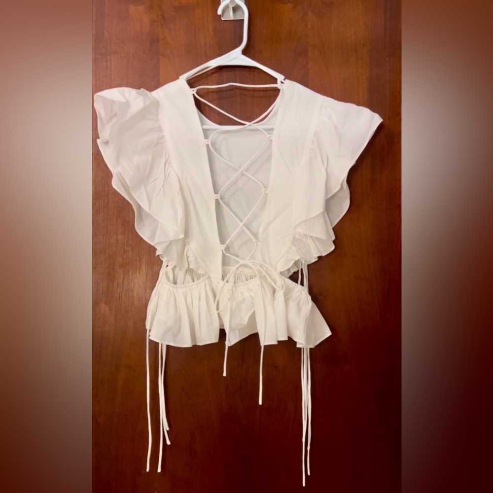 MABLE JOYCE LACE UP DETAIL TOP✨ - Picture 3 of 5
